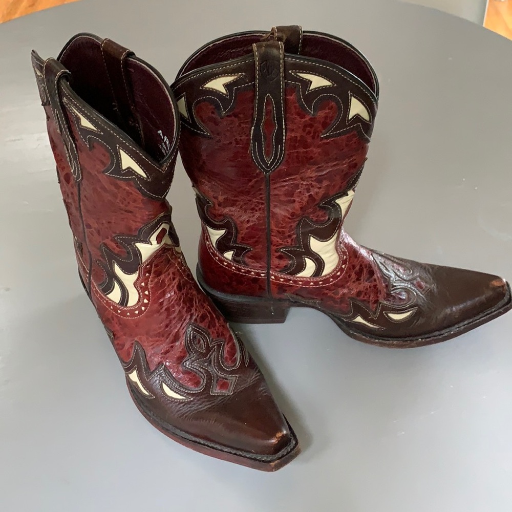 Ariat Cowboy boots